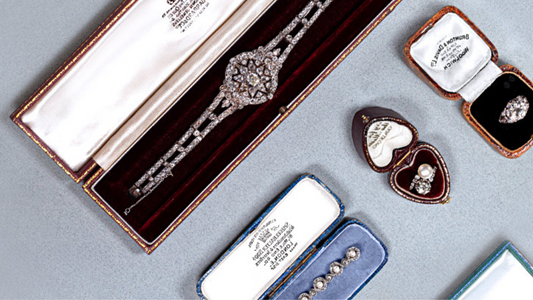 Vintage Jewellery vs Antique Jewellery: Key Differences & Buying Guide