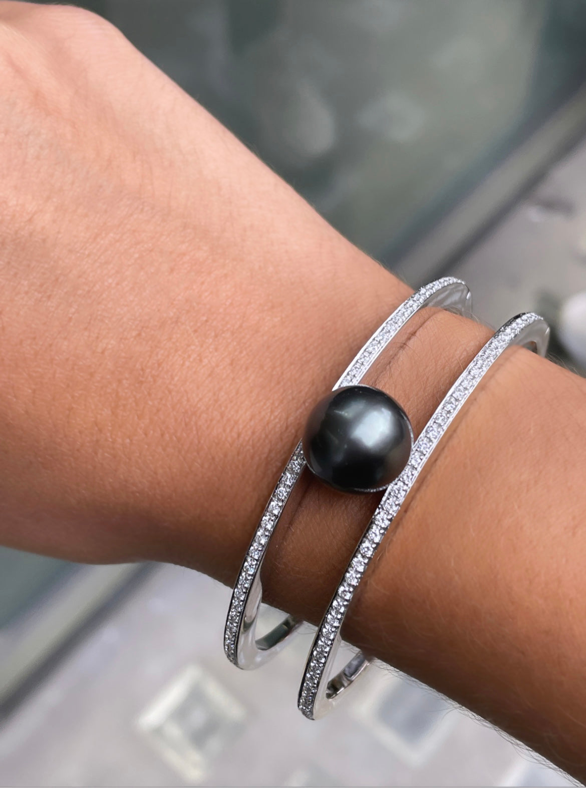 Autore Black South Sea Pearl and Diamond 18 Carat White Gold Two-Row Bangle