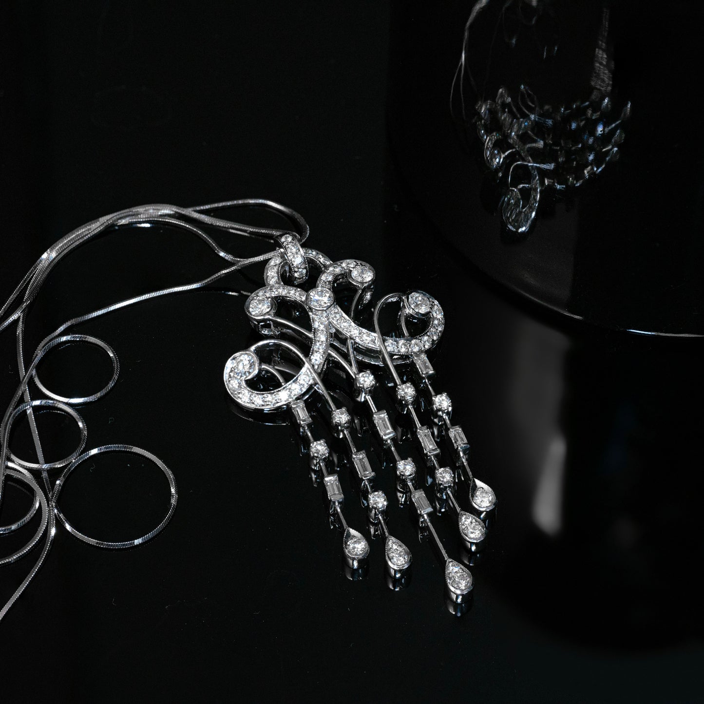 Baguette & Brilliant Cut Diamond 18 Carat White Gold Cascade Chandelier Pendant