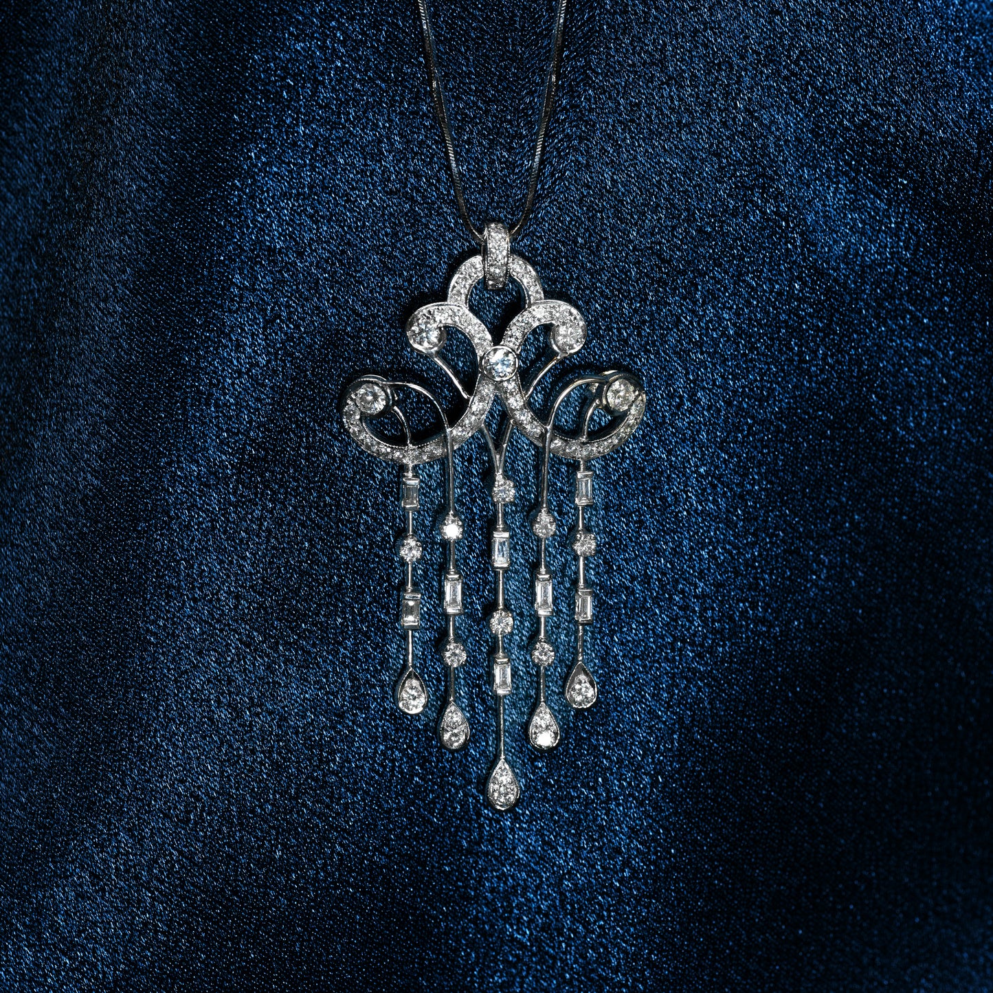 Baguette & Brilliant Cut Diamond 18 Carat White Gold Cascade Chandelier Pendant