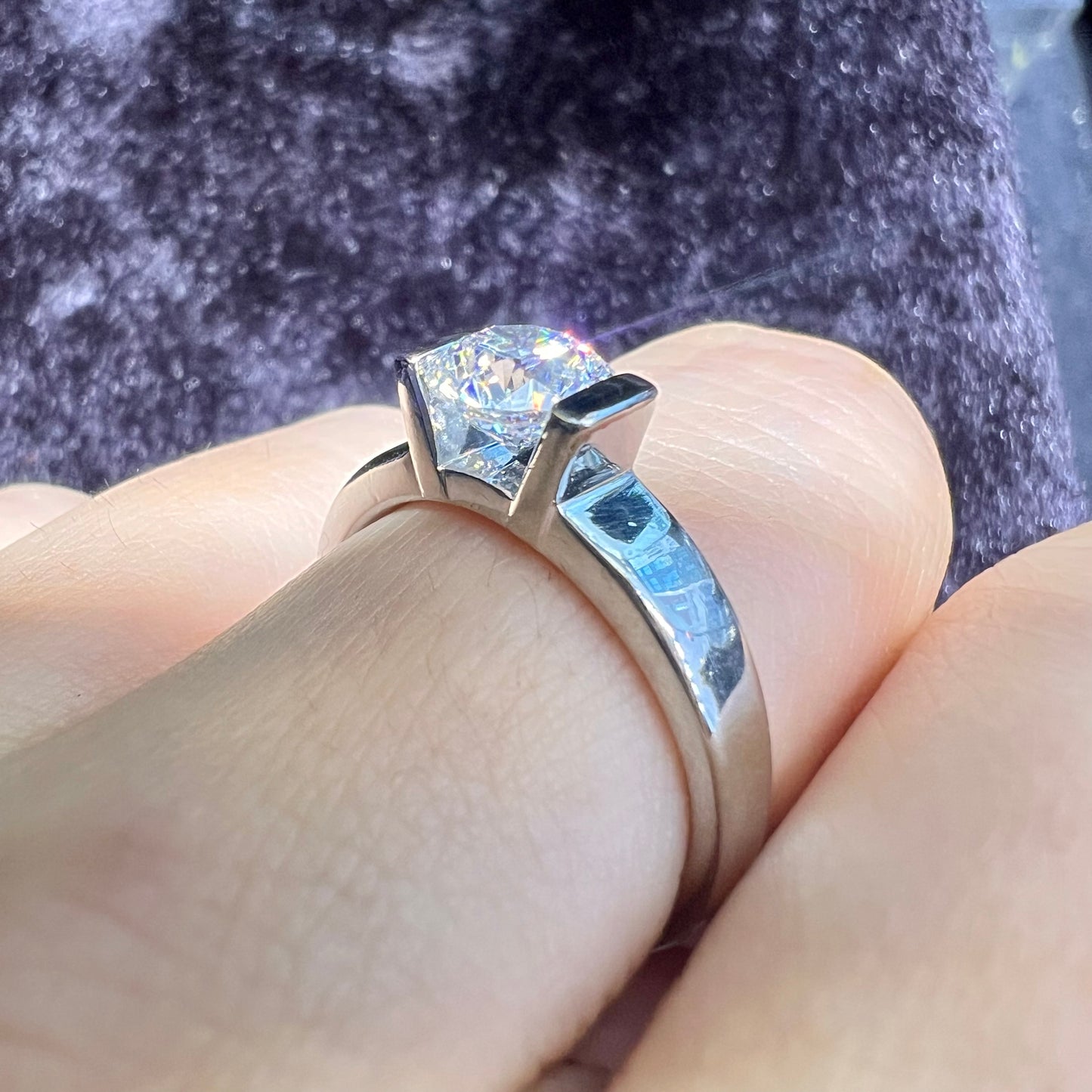 1.01 Carat E VS2 Diamond Platinum Solitare Engagement Ring