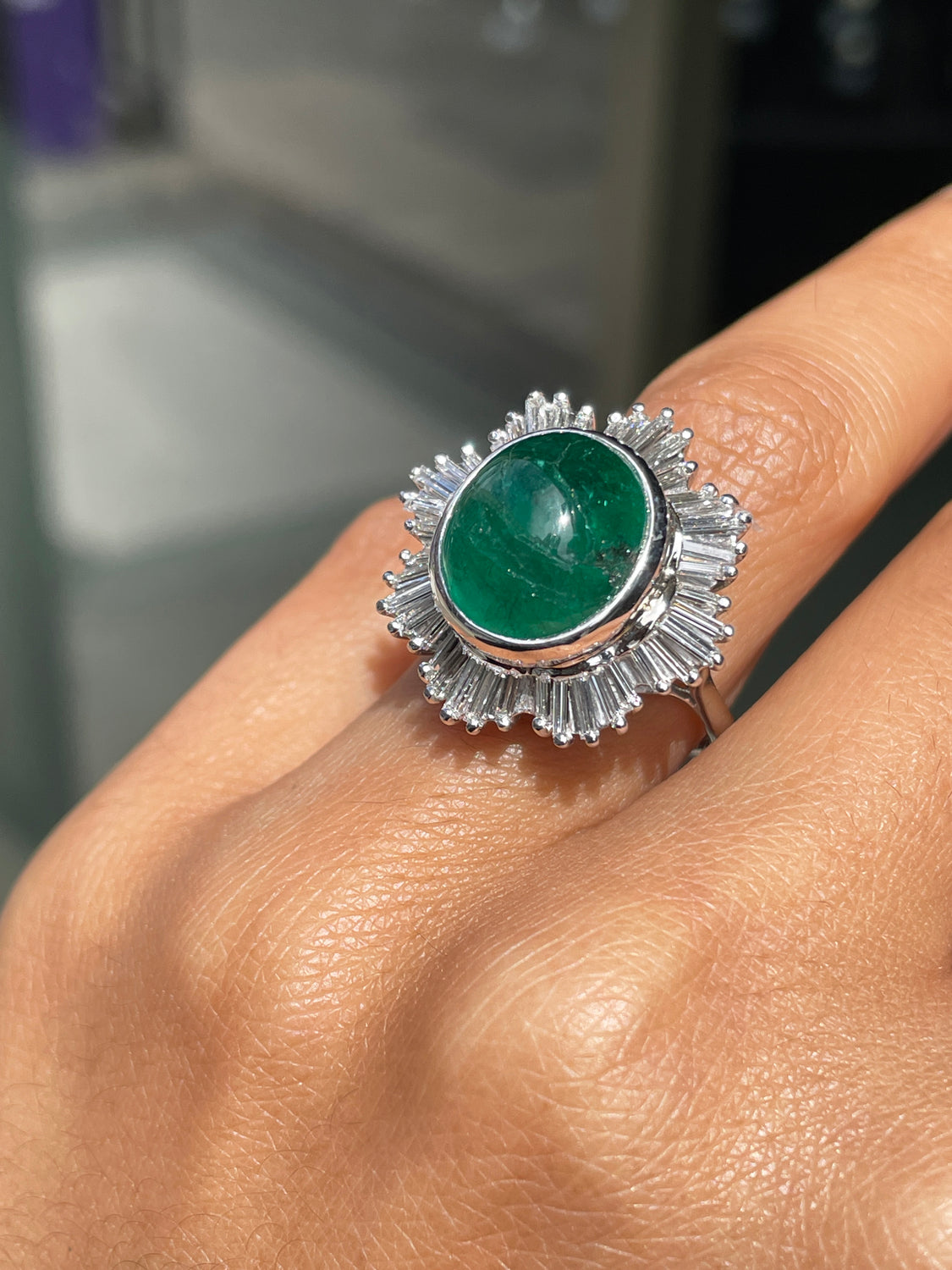 Cabouchon Emerald and Diamond 18 Carat White Gold Ballerina Cluster Ring