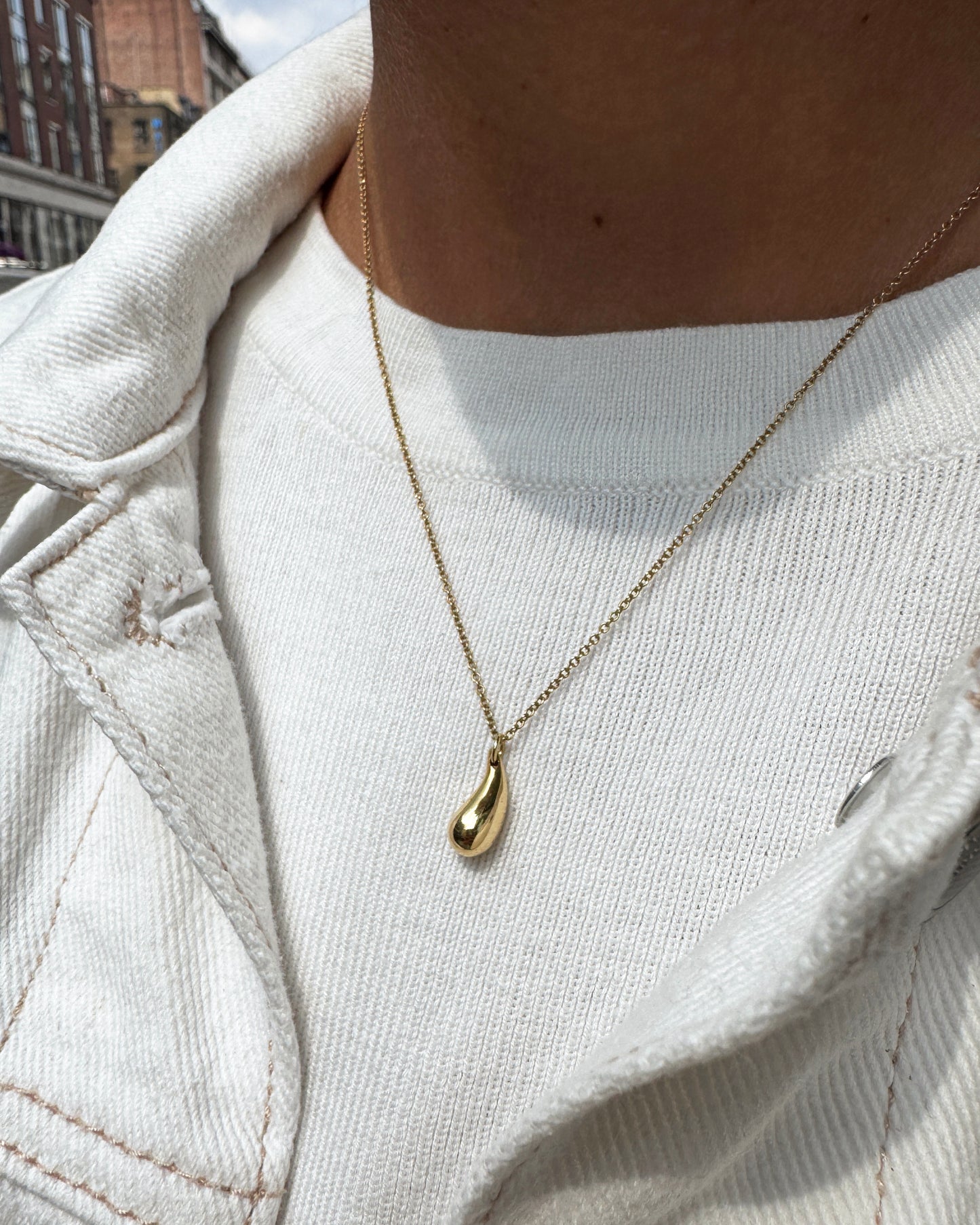 Tiffany & Co. Elsa Peretti Teardrop Pendant Necklace in 18 Carat Yellow Gold