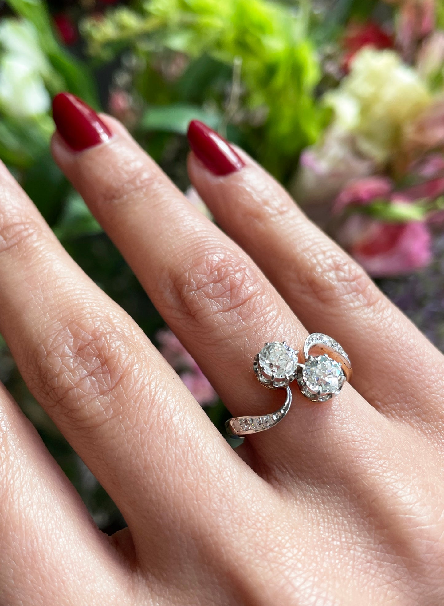 Antique Old Cut Diamond Two-Stone Twist Platinum on 18ct Gold Ring, Circa 1900