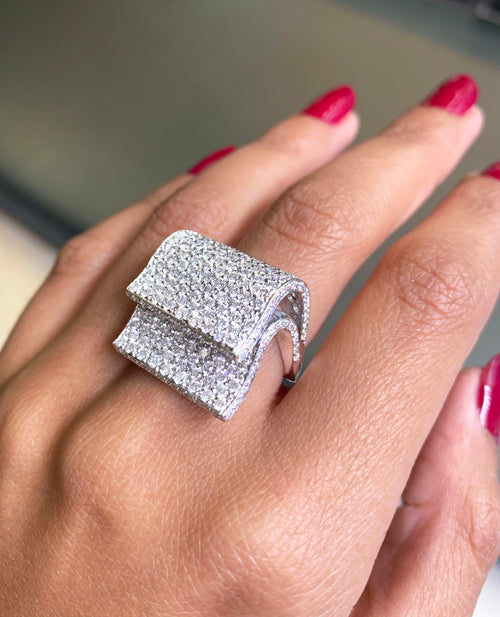 Pavé Diamond 18 Carat White Gold Piano Cocktail Ring