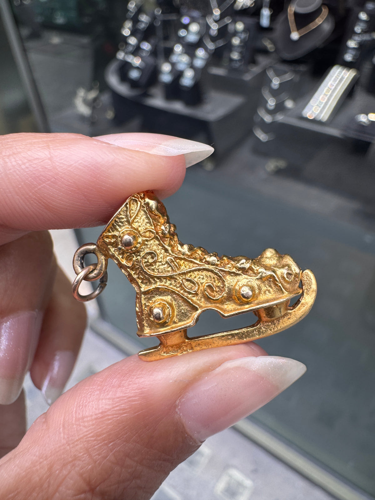 Vintage 9 Carat Yellow Gold Ornate Ice Skate Charm/Pendant