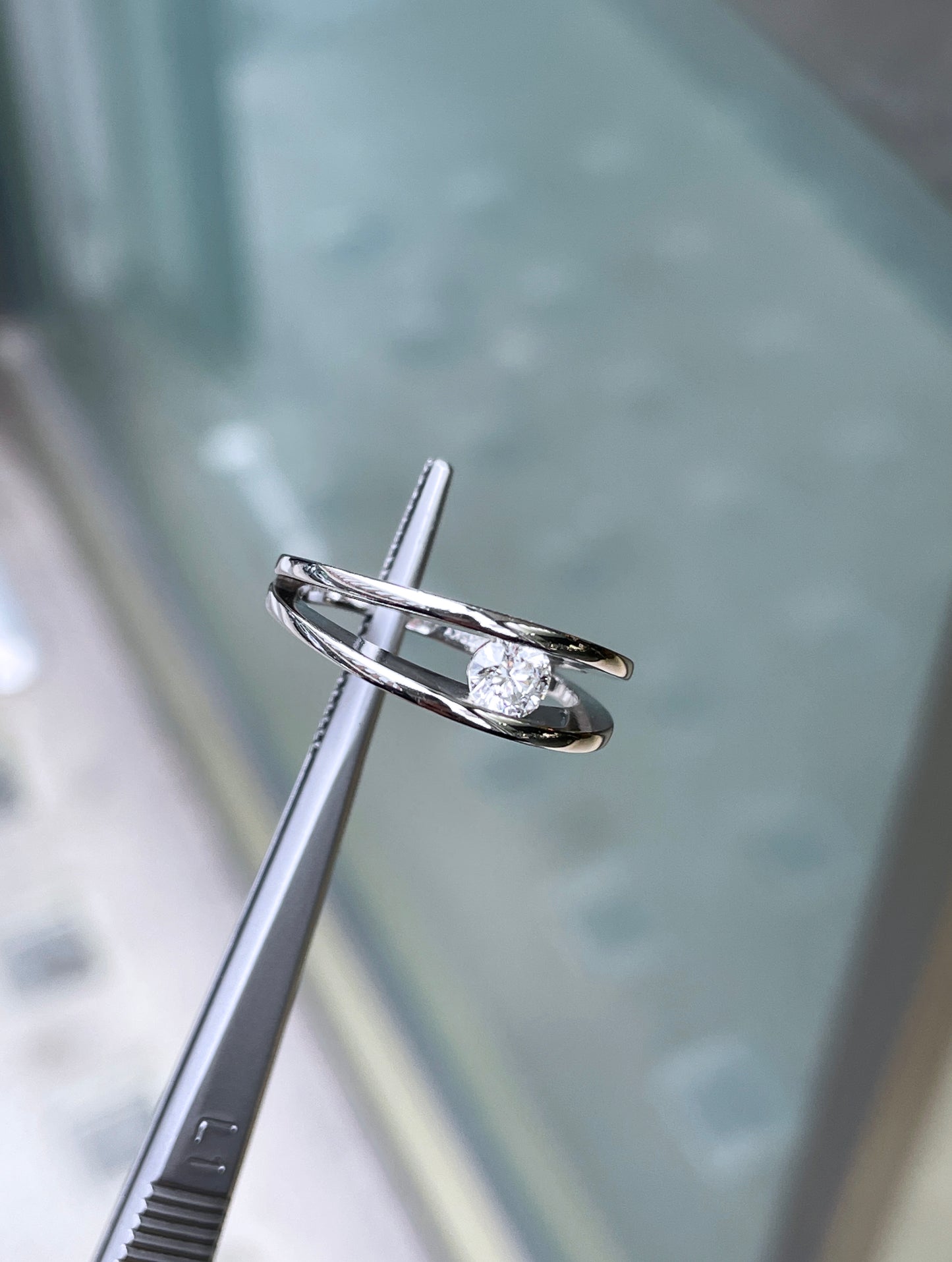 0.35ct F SI2 Round Brilliant Cut Tension Set Diamond Platinum Engagement Ring