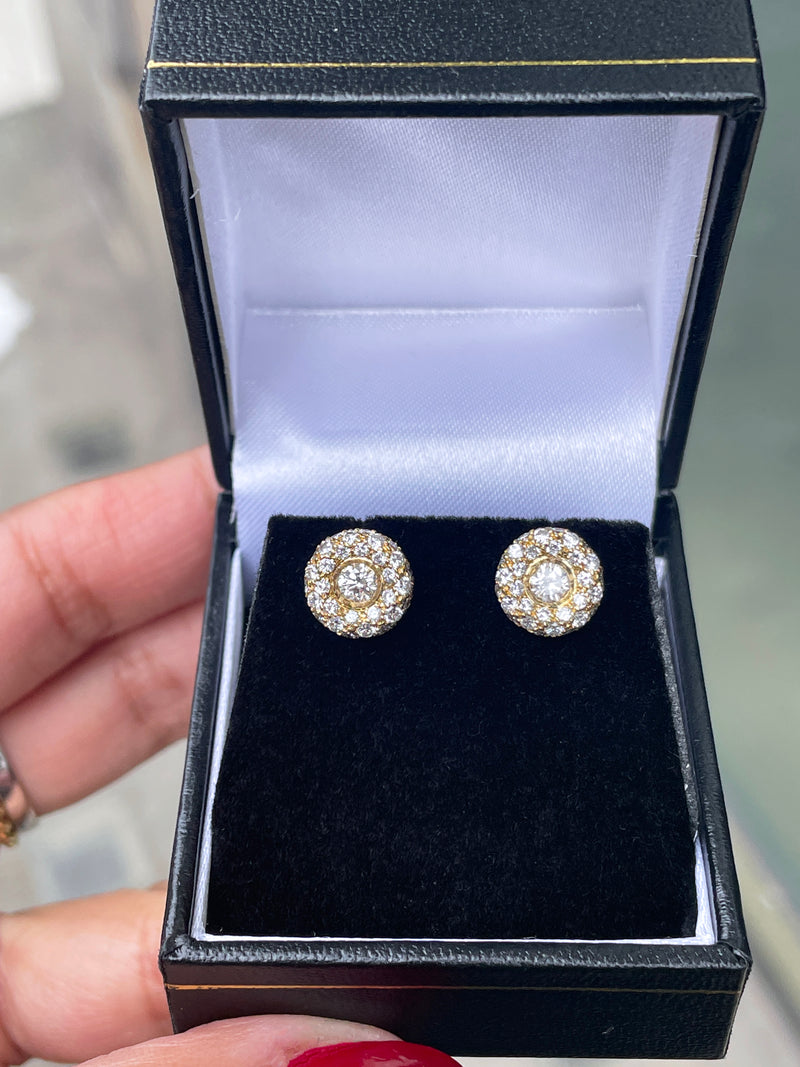 Diamond 18 Carat Yellow Gold Round Cluster Stud Earrings