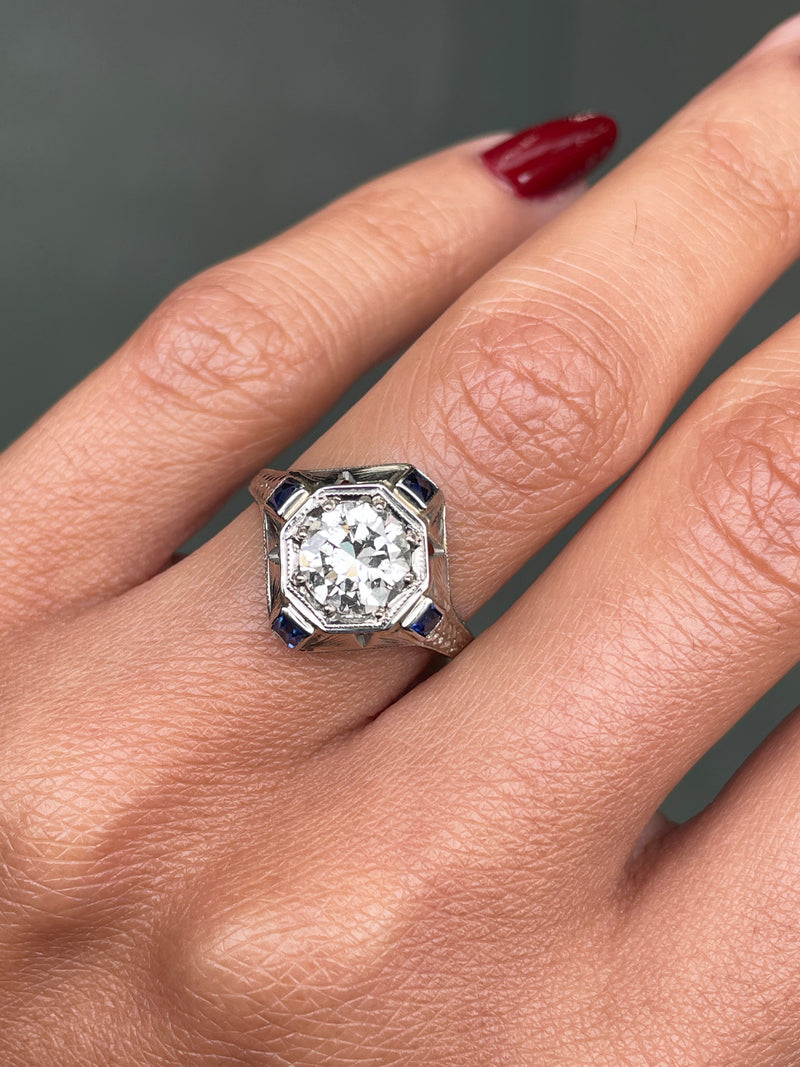 1.14 Carat Diamond 18 Carat White Gold Deco Target Engagement Ring, Circa 1930's