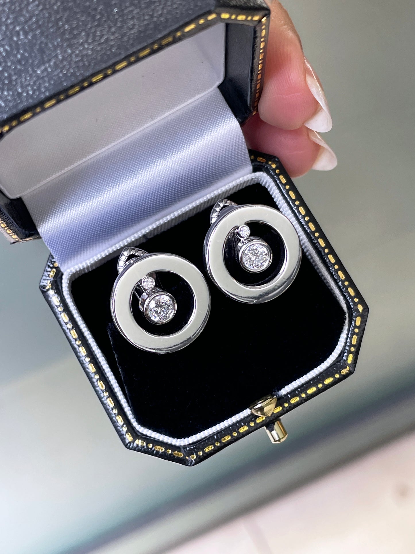 Roberto Coin Cento O Diamond 18 Carat White Gold Earrings