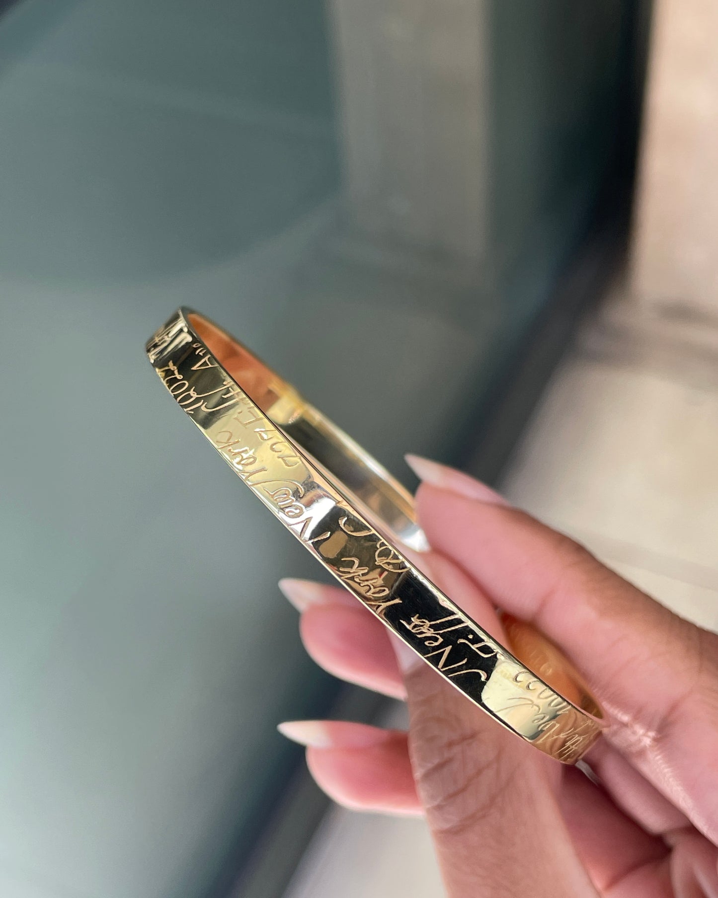Tiffany & Co. Notes 18 Carat Gold Bangle