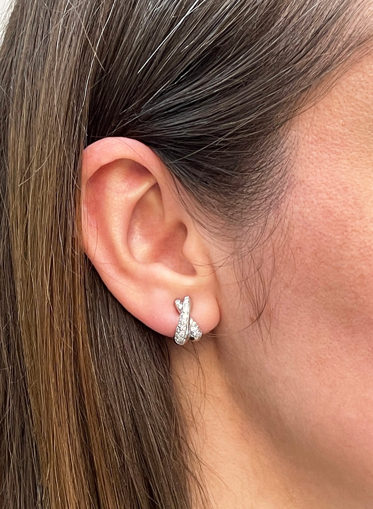 0.51 Carat Diamond 18 Carat White Gold Kiss Half-Hoop Earrings