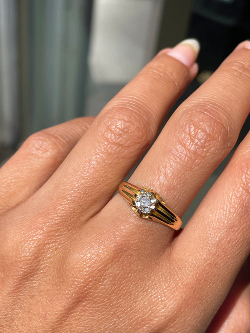0.57 Carat Old Mine Cut Diamond 18 Carat Yellow Gold Gents Gypsy Ring