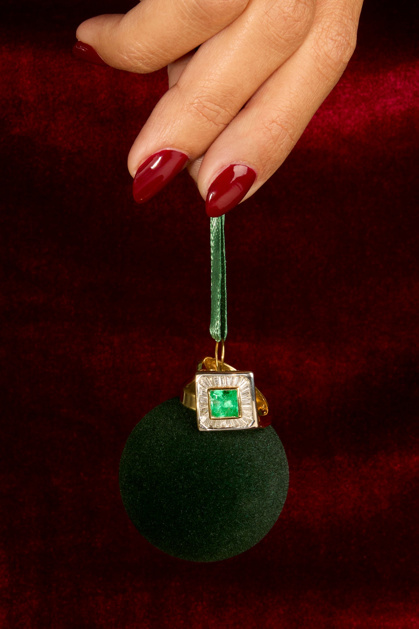 Colombian Emerald and Baguette Cut Diamond 18 Carat Gold Square Dress Ring