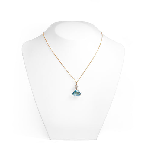 18ct Yellow Gold Diamond and Aquamarine Necklace