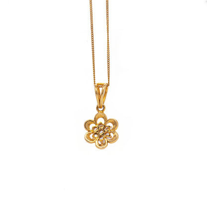 Daisy Diamond Cluster 18 Carat Yellow Gold Flower Pendant and Chain
