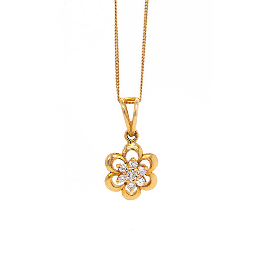 Daisy Diamond Cluster 18 Carat Yellow Gold Flower Pendant and Chain