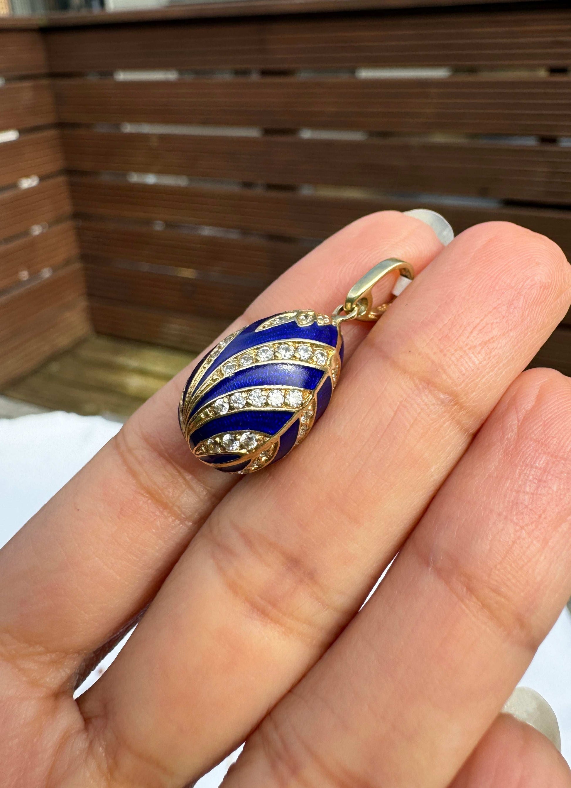 Vintage Guilloché Blue Enamel and 14 Carat Yellow Gold Egg Charm