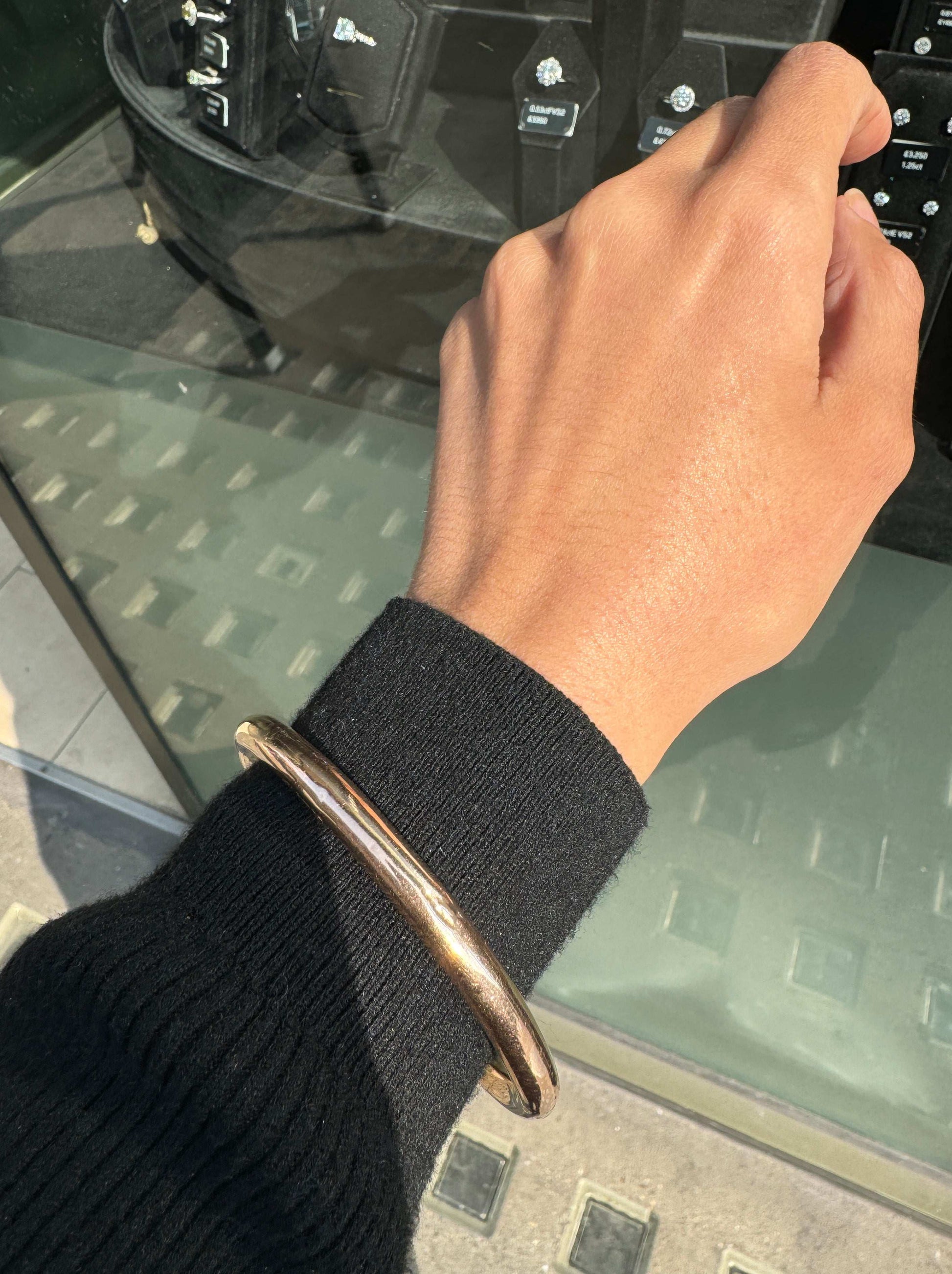 Antique Plain Hollow Bangle Bracelet in 15 Carat Rose Gold, London, 1920