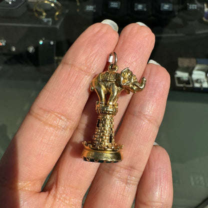 Vintage 9 Carat Yellow Gold and Bloodstone 3D Elephant & Castle Charm/Pendant, 1972