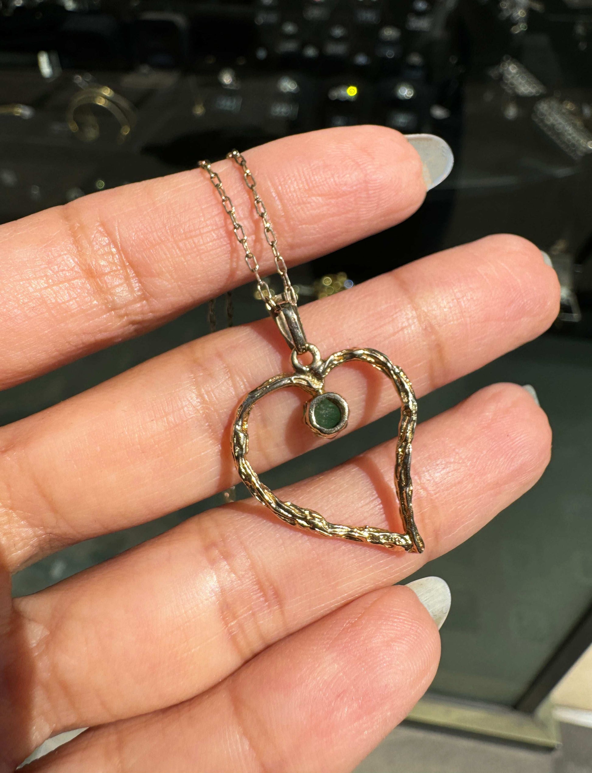 Vintage Emerald & 9 Carat Yellow Gold Open Work Heart Shape Pendant and Chain