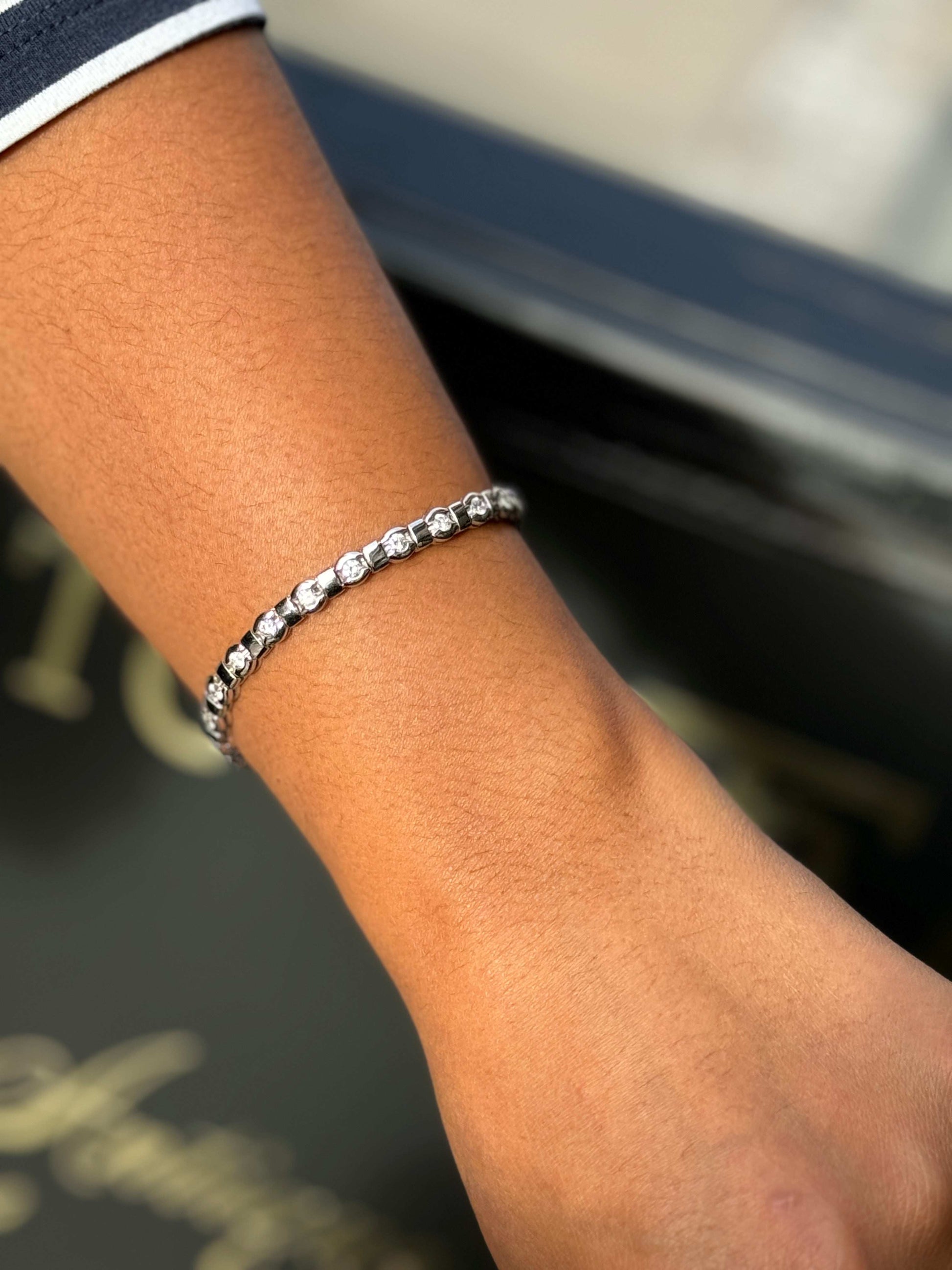 Round Brilliant Cut Diamond and 18 Carat White Gold Tennis Bracelet