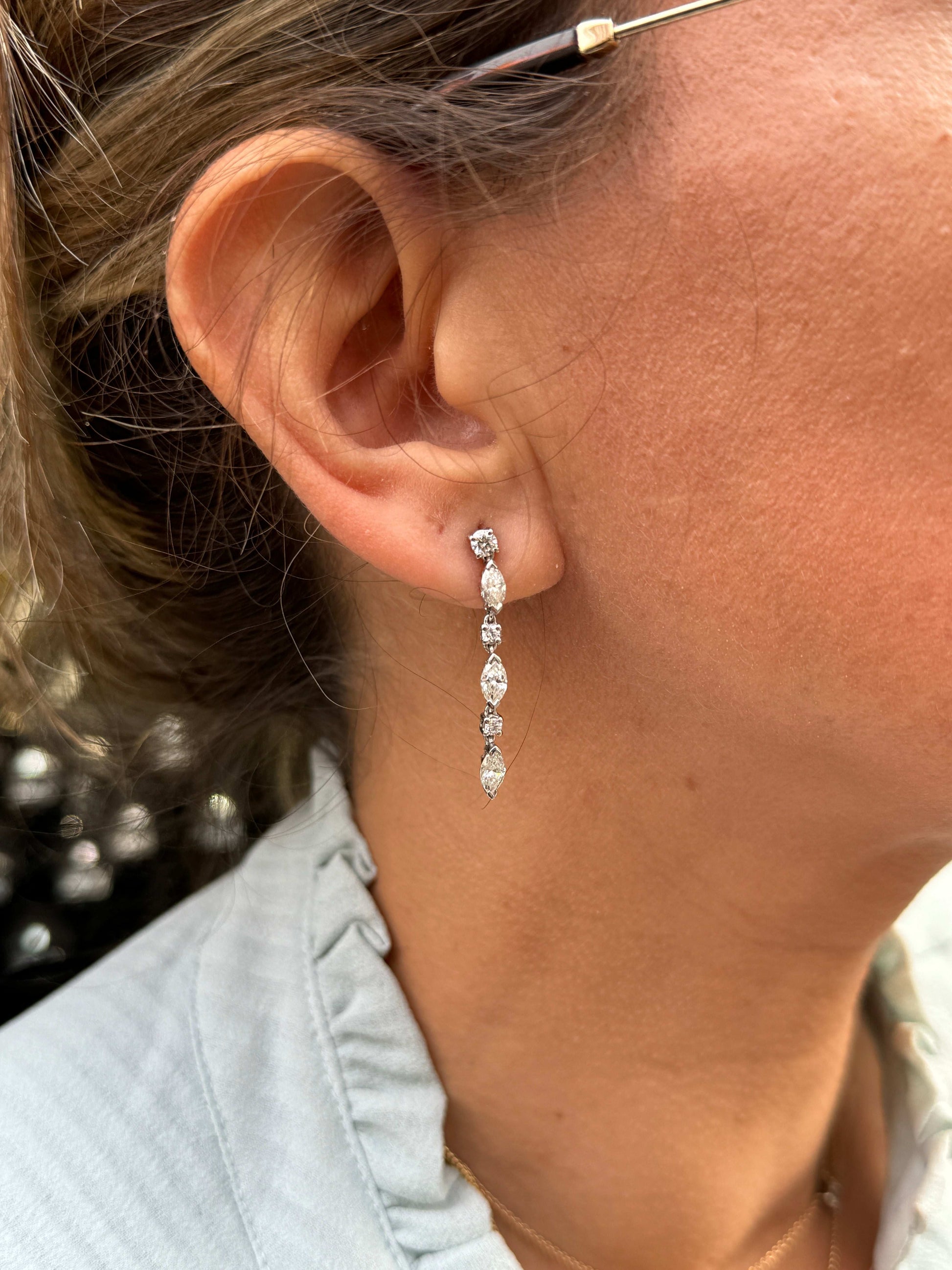 Marquise Cut and Brilliant Cut Diamond 18 Carat White Gold Dangle Drop Earrings