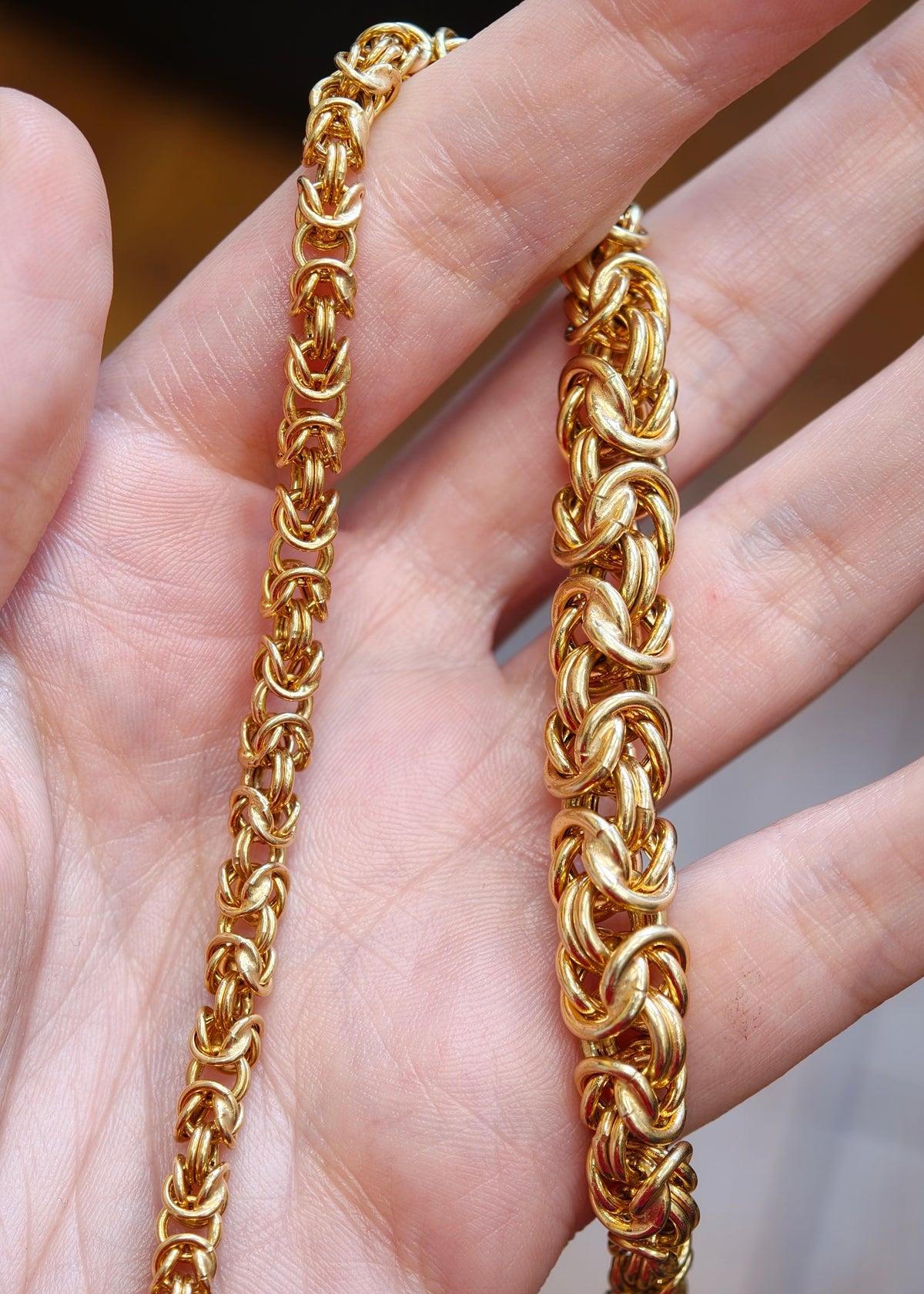 Graduated Byzantine Chain Necklace in 9 Carat Yellow Gold