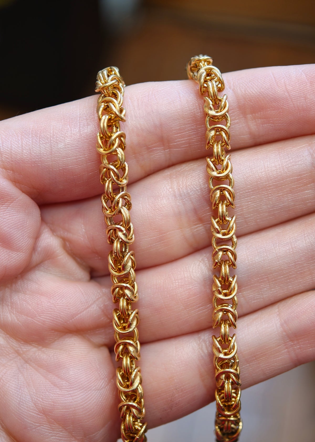 Graduated Byzantine Chain Necklace in 9 Carat Yellow Gold