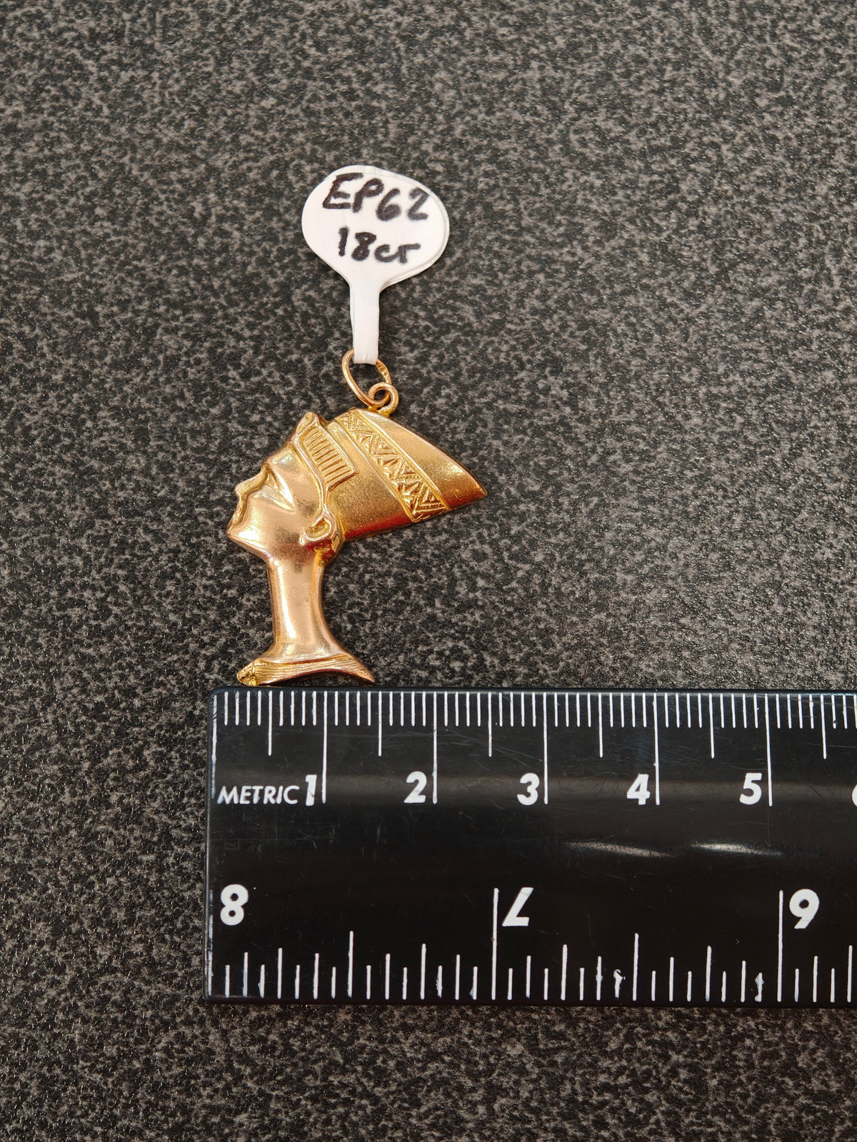 Vintage 18 Carat Yellow Gold Flat Nefertiti Bust Charm Pendant, c.1980s