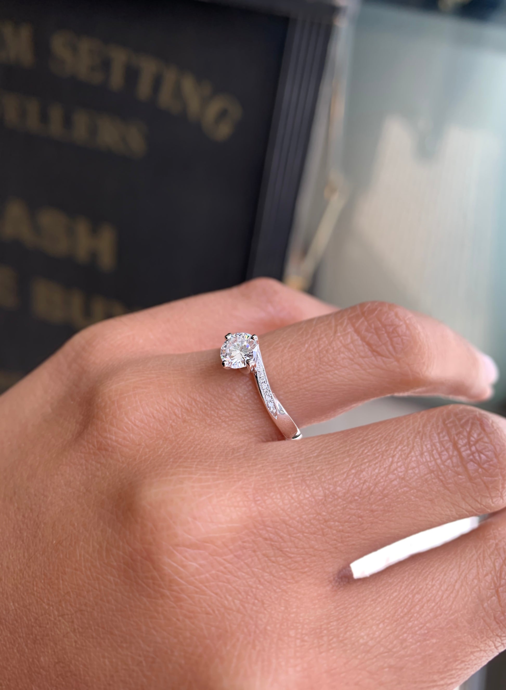 GIA F VS1 0.55ct Round Brilliant Cut Diamond Platinum Twist Engagement Ring - Tobi Gem Setting