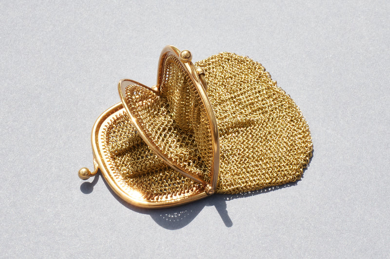 Antique 18K Yellow Gold Mesh Two Compartment Coin Purse, circa 1920's
