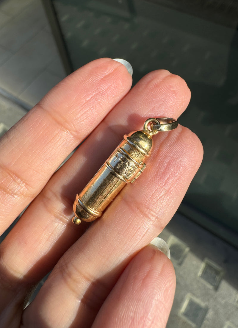 Scroll Mezuzah Charm in Polished 18 Carat Yellow Gold
