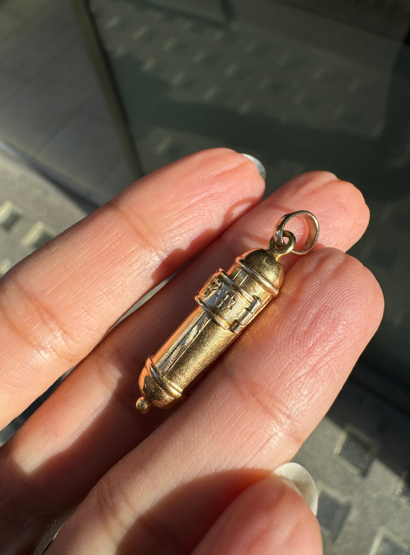 Scroll Mezuzah Charm in Polished 18 Carat Yellow Gold