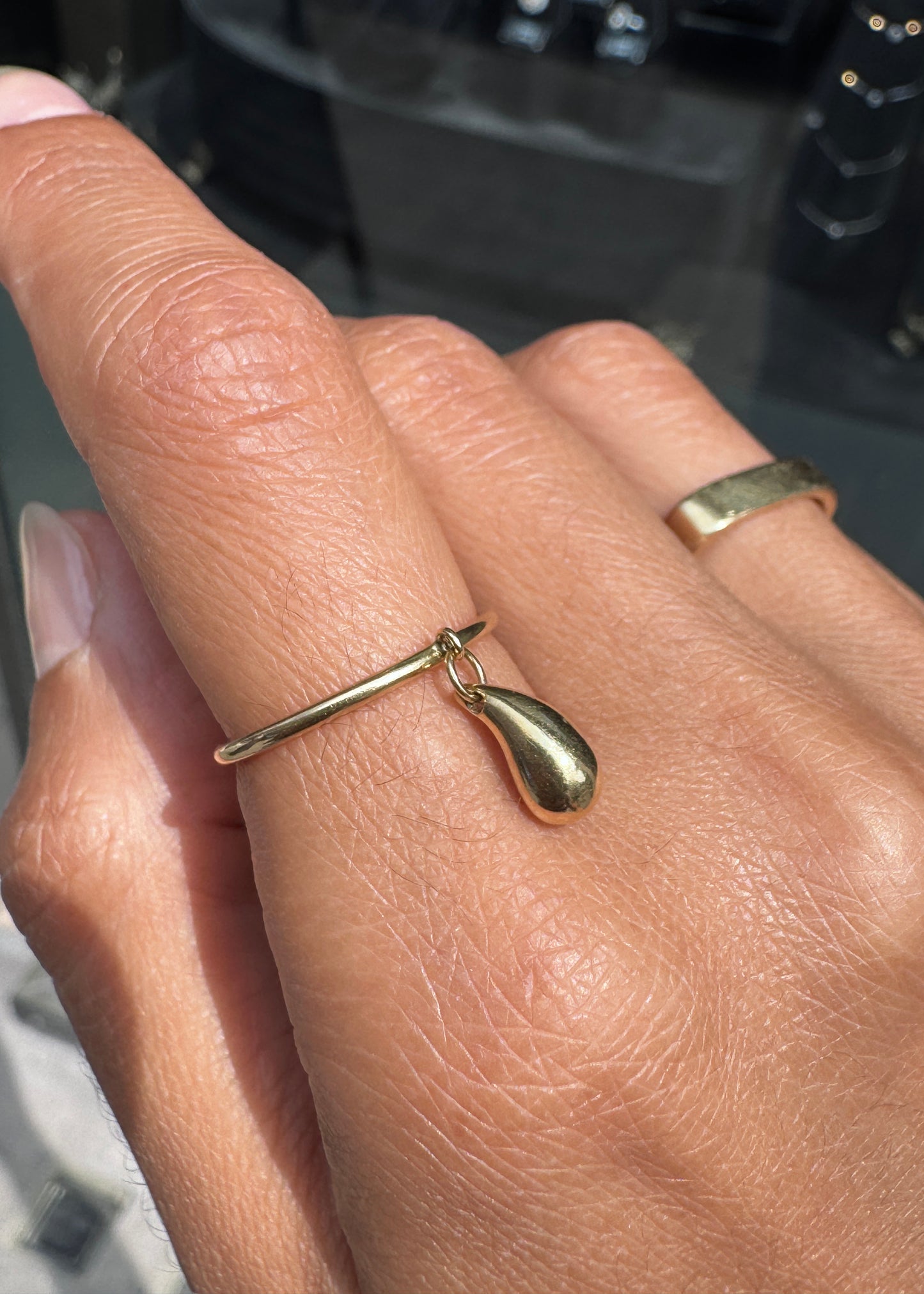 Tiffany & Co. Elsa Peretti Teardrop Charm Dangle Ring in 18 Carat Yellow Gold