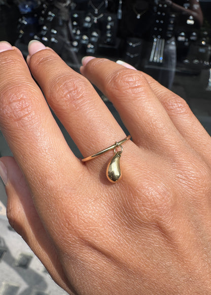 Tiffany & Co. Elsa Peretti Teardrop Charm Dangle Ring in 18 Carat Yellow Gold