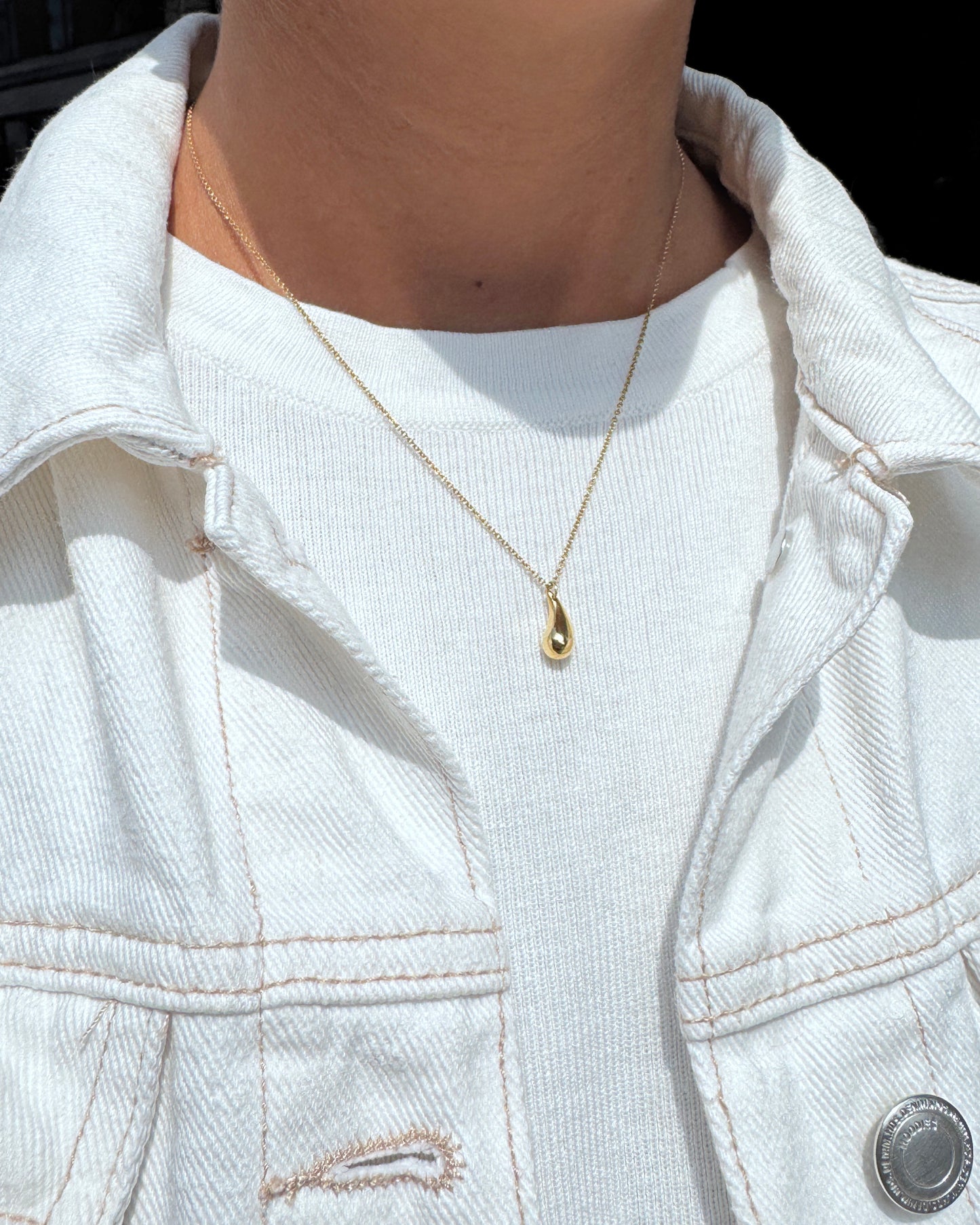 Tiffany & Co. Elsa Peretti Teardrop Pendant Necklace in 18 Carat Yellow Gold