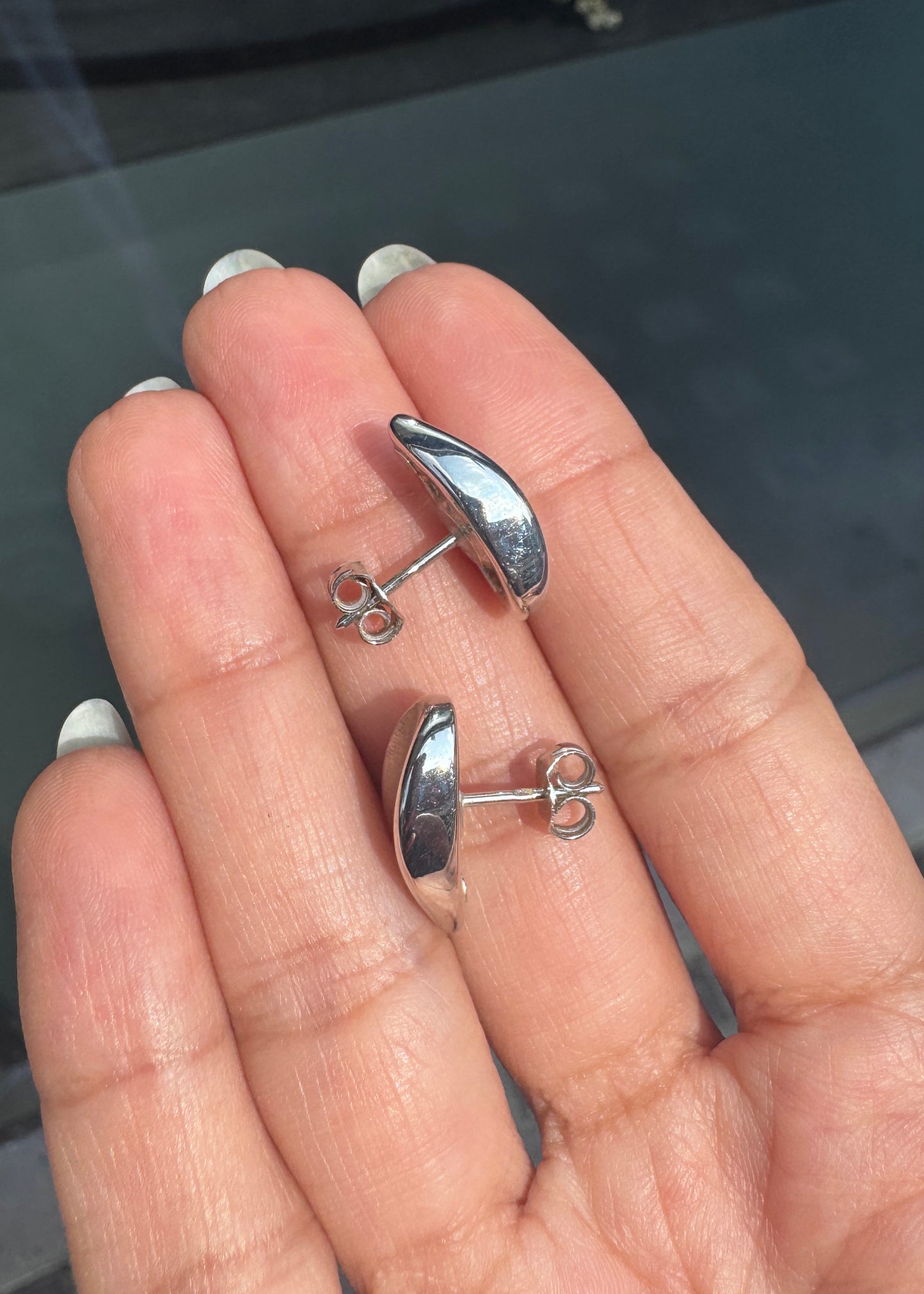 18 Carat White Gold Satin Finish Teardrop Stud Earrings