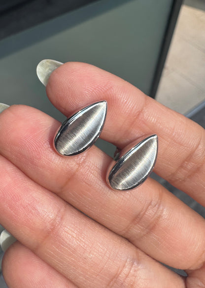18 Carat White Gold Satin Finish Teardrop Stud Earrings