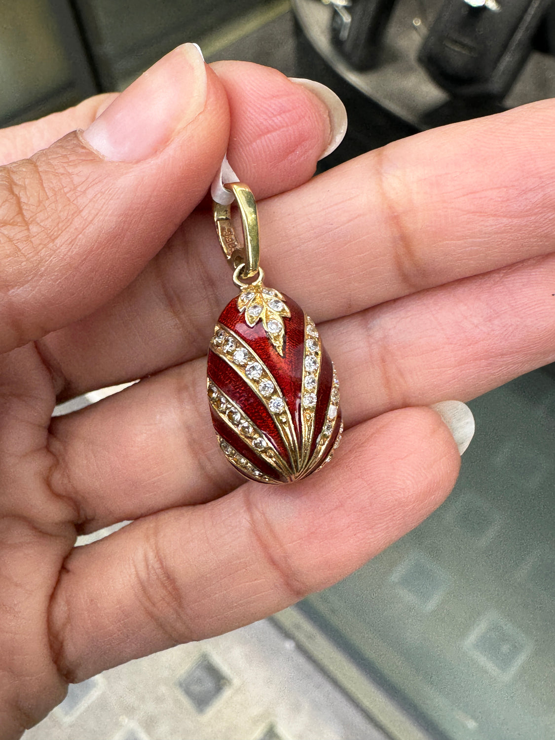 Vintage Guilloché Red Enamel and 14 Carat Yellow Gold Egg Charm