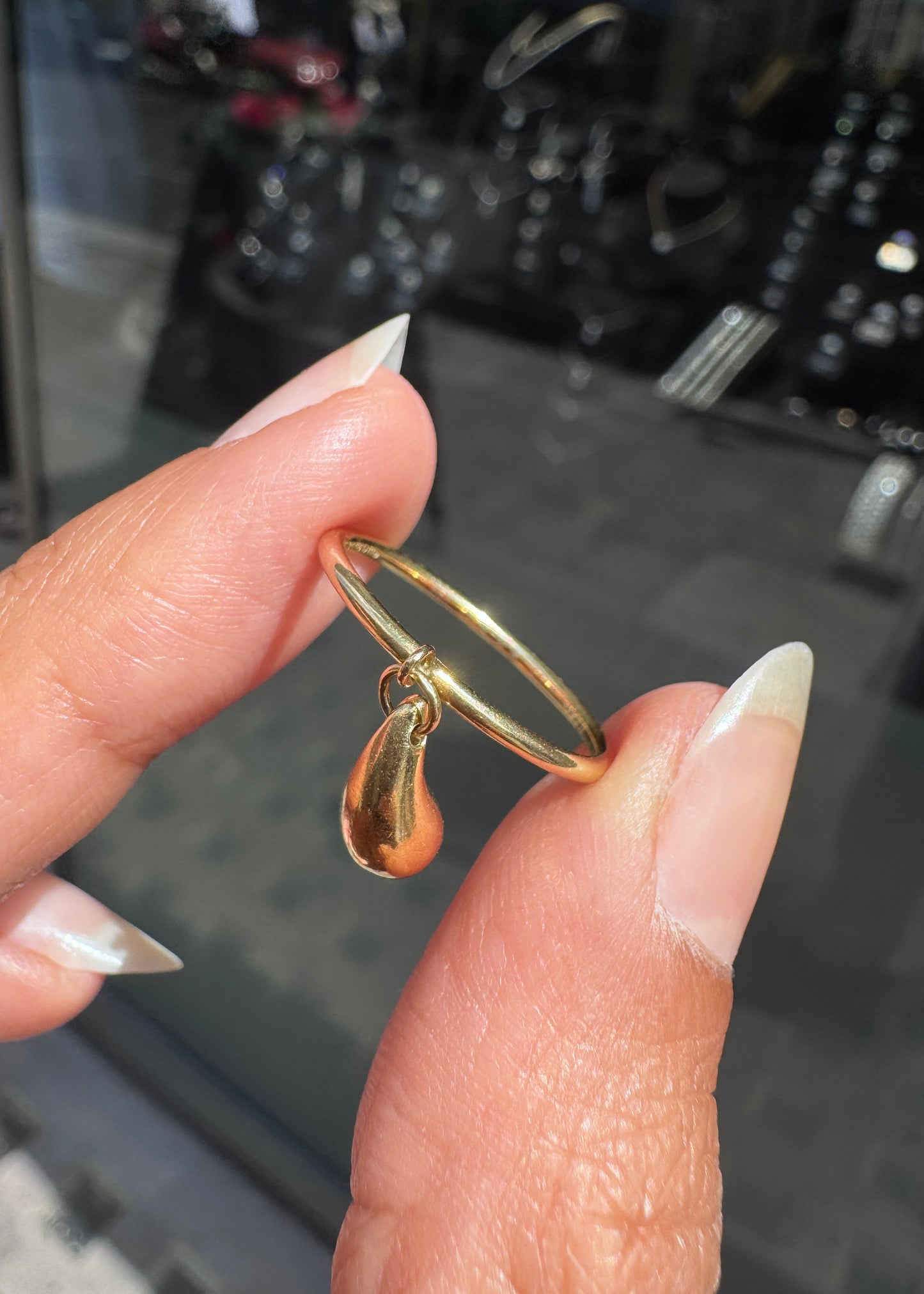 Tiffany & Co. Elsa Peretti Teardrop Charm Dangle Ring in 18 Carat Yellow Gold