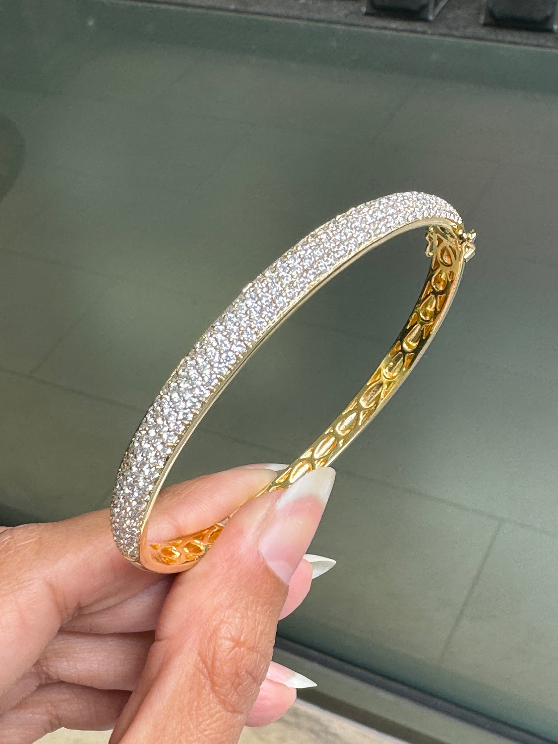 2.76ct Diamond and 18 Carat Yellow Gold Bangle Bracelet