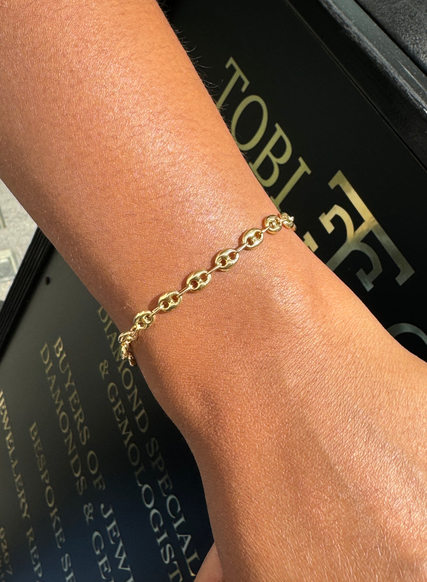 18 Carat Yellow Gold Anchor Mariner Link Chain Bracelet