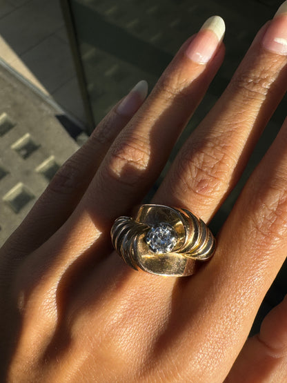 Vintage Buccellati Diamond and 18 Carat Yellow Gold Sculptural Swirl Dress Ring