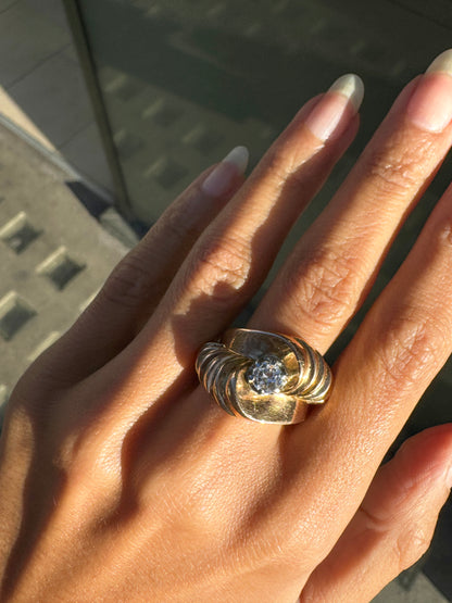 Vintage Buccellati Diamond and 18 Carat Yellow Gold Sculptural Swirl Dress Ring