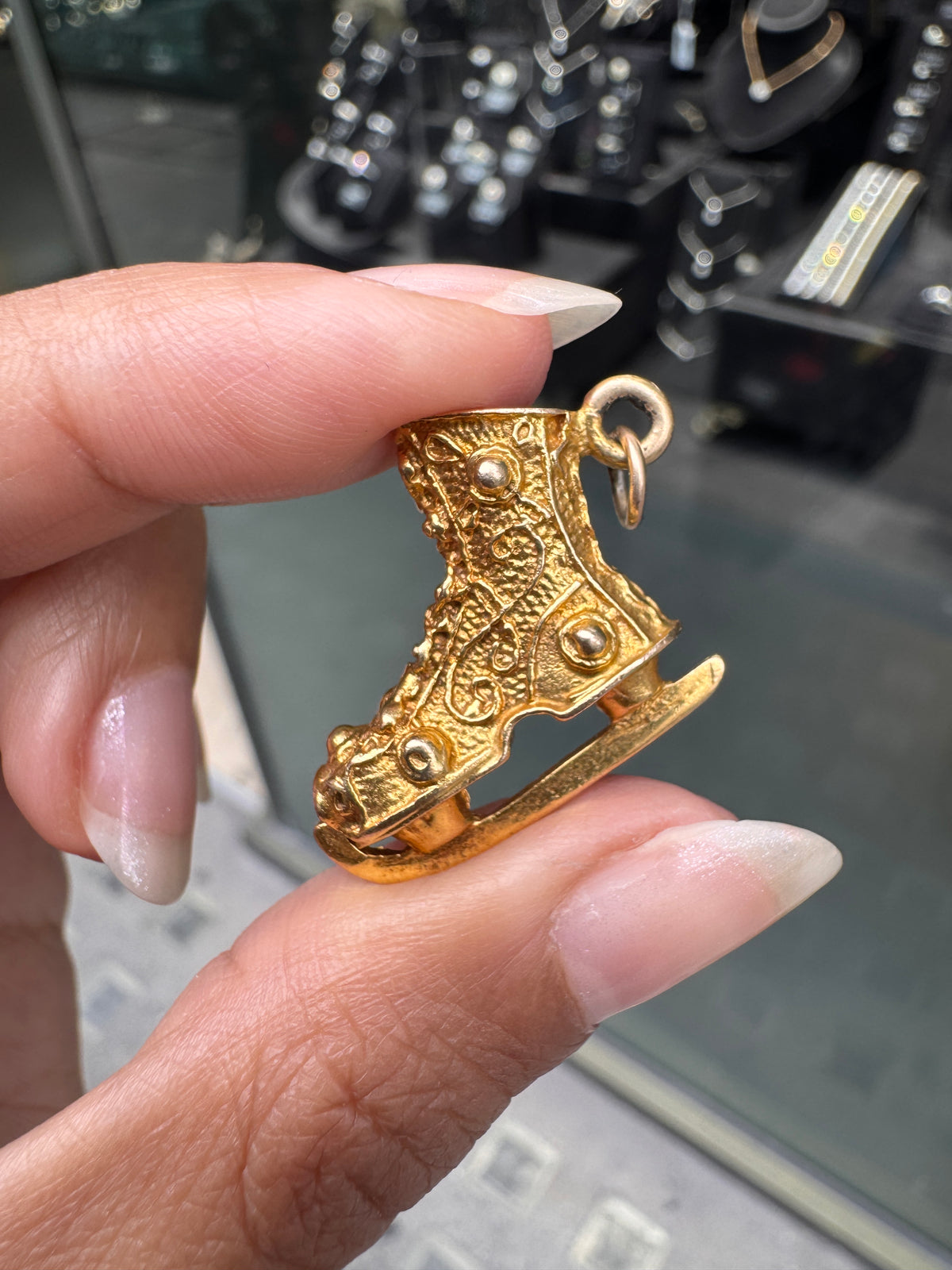 Vintage 9 Carat Yellow Gold Ornate Ice Skate Charm/Pendant