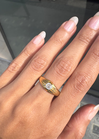Antique Old Mine Cut Diamond and 18 Carat Yellow Gold Gents Ring