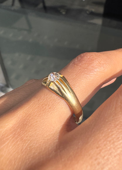 Antique Old Mine Cut Diamond and 18 Carat Yellow Gold Gents Ring