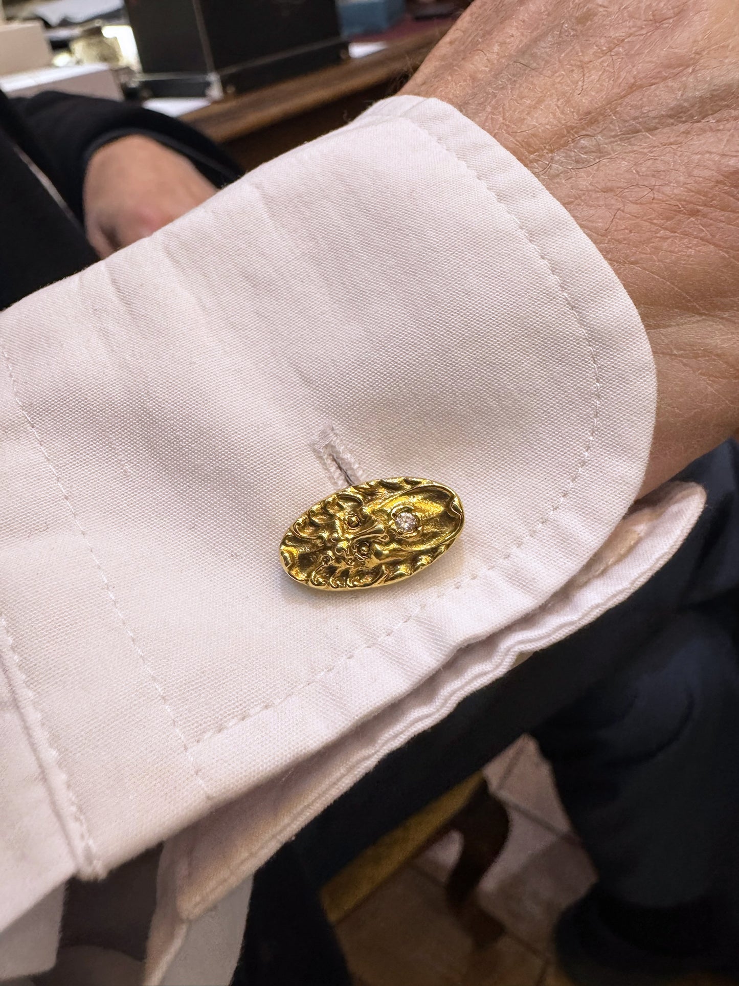 Vintage Diamond and 18 Carat Yellow Gold Stylised Mask Oval Cufflinks, c.1960s
