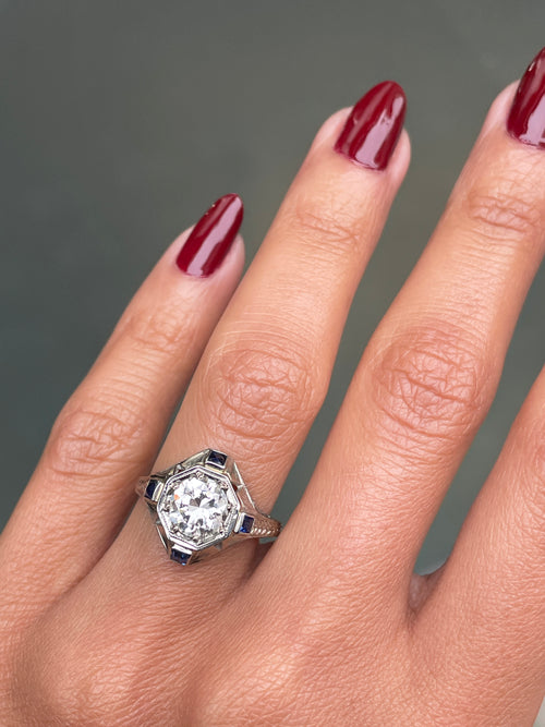 1.14 Carat Diamond 18 Carat White Gold Deco Target Engagement Ring, Circa 1930's
